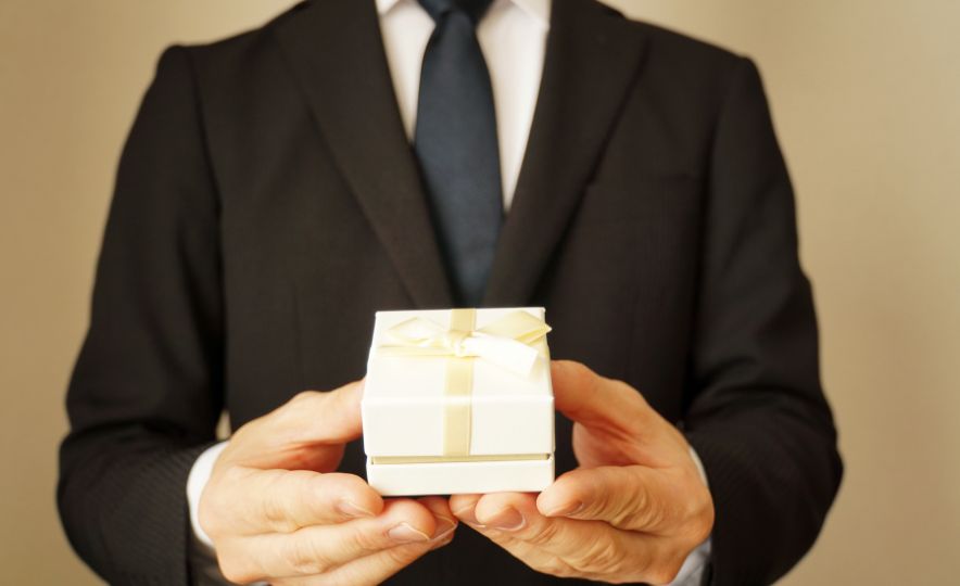 10 ideas de regalos económicos para hombres