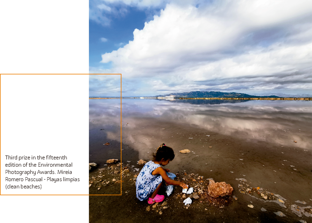 Third prize in the fifteenth edition of the Environmental Photography Awards. Mireia Romero Pascual - Playas limpias (clean beaches)